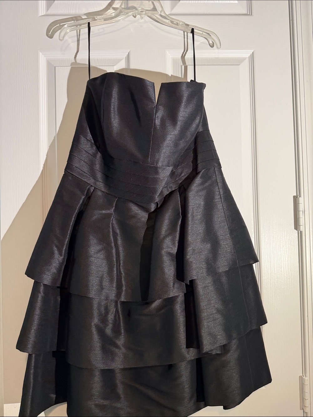 ALFRED SUNG Black Strapless Tiered Cocktail Dress